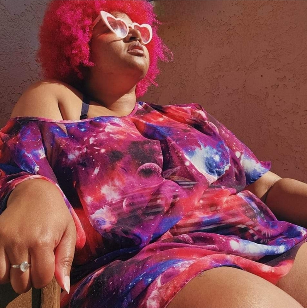 Meet Your Plus Size Posher!